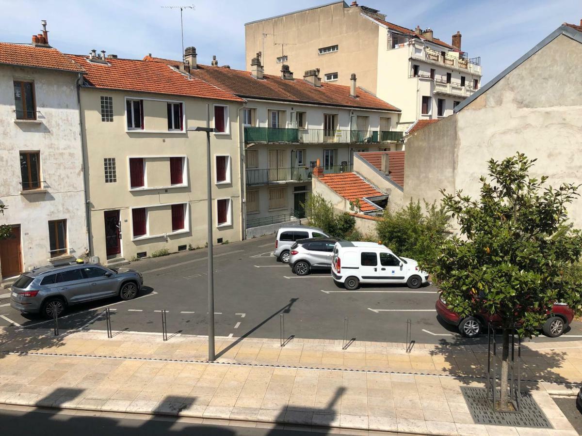 Le Massilia Vichy Buitenkant foto