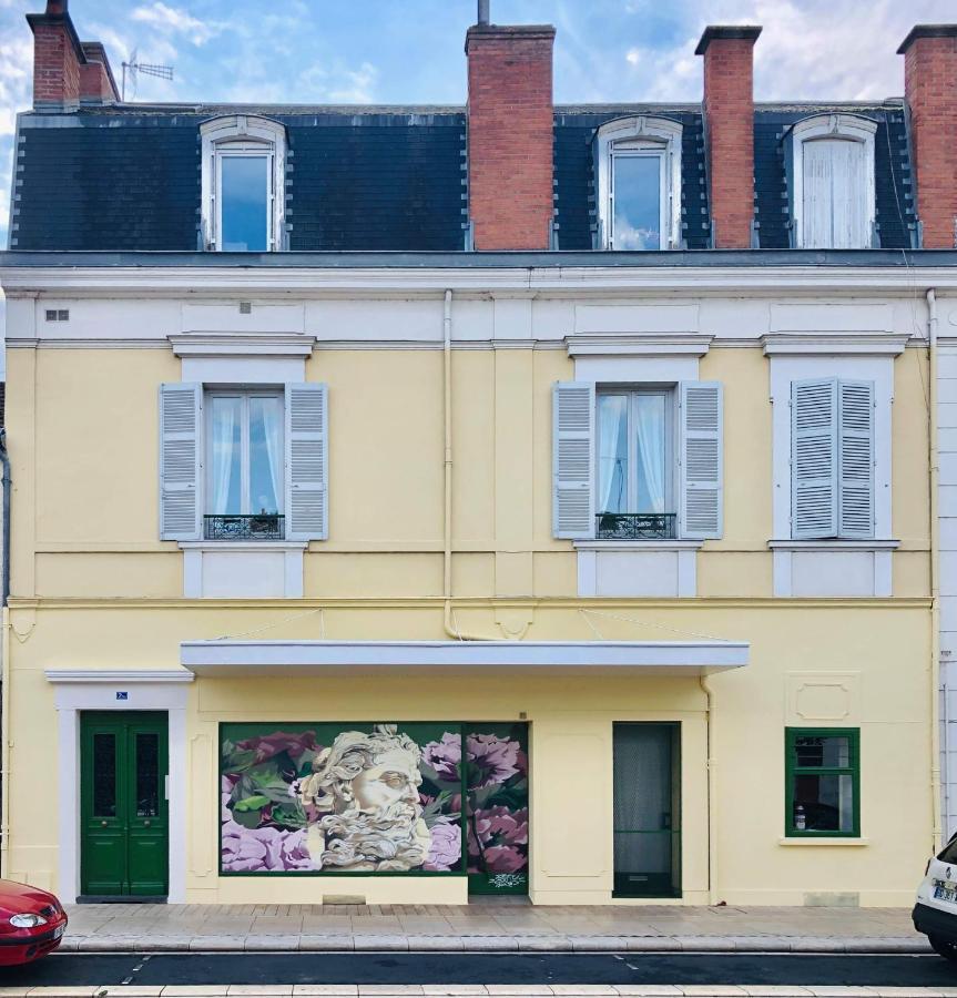 Le Massilia Vichy Buitenkant foto